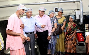 Former Justice of Supreme Court visits Mangaluru kitchen